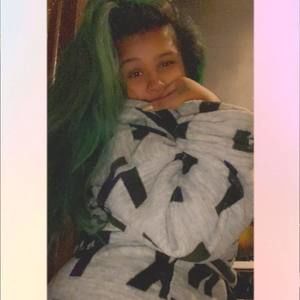 Meet your Posher, Meleia